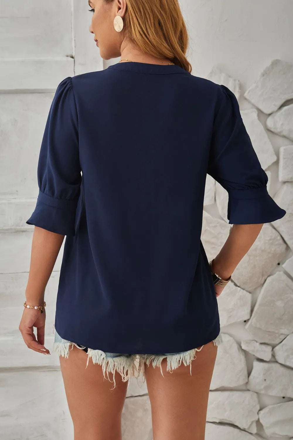 V-neck mid sleeve comfortable and breathable casual top